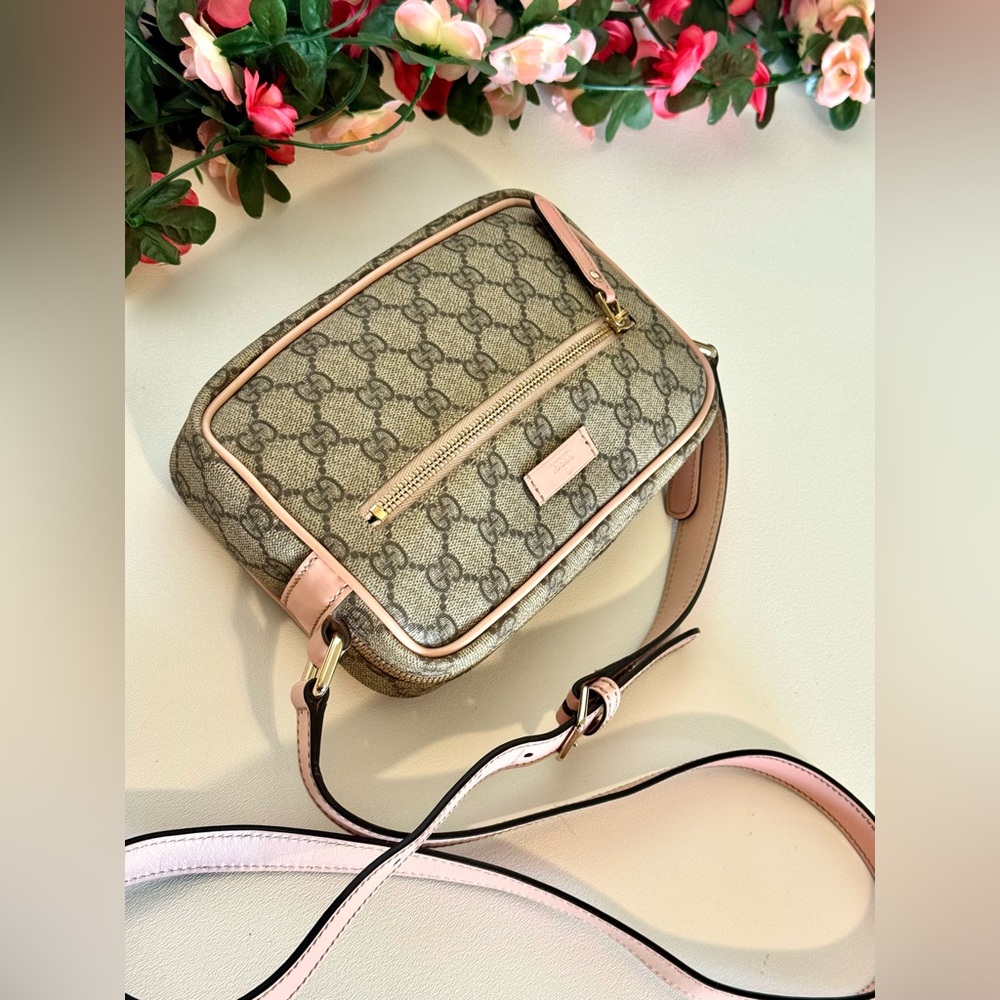 Stunning Gucci GG Supreme Canvas Crossbody Camera Bag Beige Pink - Picture 12 of 16
